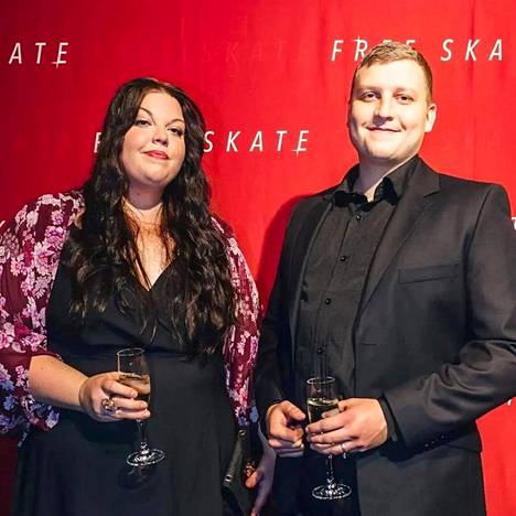 The Yesterjays-bändin Katja Jaskari ja Sami Jaskari olivat mukana Free Skate -elokuvan kutsuvieras ensi-illassa 5. lokakuuta Helsingissä.