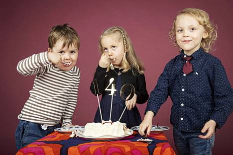 Pirkanmaalaiset  Eliel Saarenheimo, Else Veijonen ja Roni Poutanen ovat tulivat kakkuhetkelle toimitukseen. Lehti seuraa lapsia jutuissaan läpi vuosien. Sarja aloitettiin joulukuussa vuonna 2017.