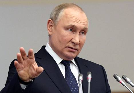 Vladimir Putin puhui parlamentin yhteisneuvoston kokouksessa Pietarissa keskiviikkona.