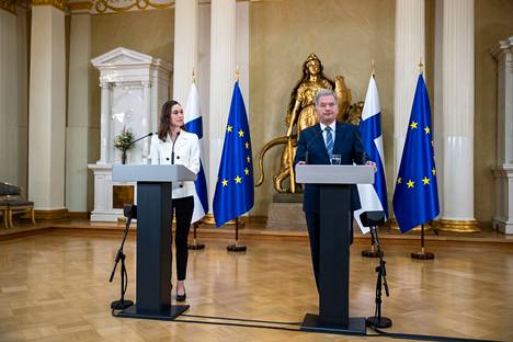 Keväällä 2022 Suomen korkein valtionjohto päätyi näkemykseen, että puolustusliitto Naton jäsenyys on tarpeellinen keino turvata Suomen olemassaolo. Pääministeri Marin ja presidentti Niinistö pitivät yhteisen tiedotustilaisuuden 15. toukokuuta.