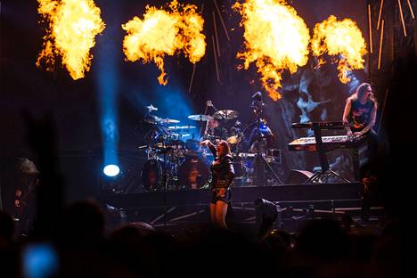 Nightwish esiintyi Tampereen Nokia-areenalla huhtikuussa 2022.