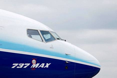 Yhdysvalloissa lentokonevalmistaja Boeing suostui maksamaan 200 miljoonan dollarin korvaukset Boeing 737 Max -konemallin turvallisuusvikojen peittelyn vuoksi.
