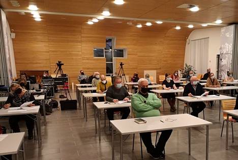 Kirkkovaltuusto äänesti Sääksmäen seurakunnan uudeksi kirkkoherraksi Timo Wariksen. 