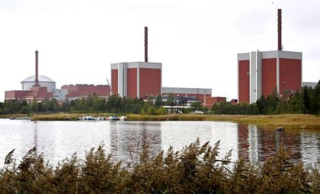 Olkiluodon ydinvoimala Eurajoella 9. syyskuuta 2021. Kuvassa ydinvoimalaitosyksiköt OL3 (vas.), OL1 (kesk.) ja OL2 (oik.)