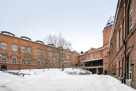 Frenckellin tehdasalue on muuttumassa virasto- ja toimistokompleksista hotelli- ja ravintolakäyttöön. Tampereen kaupunginhallitus hyväksyi maanantaina kaavamuutoksen ja asia etenee seuraavaksi valtuuston päätettäväksi.