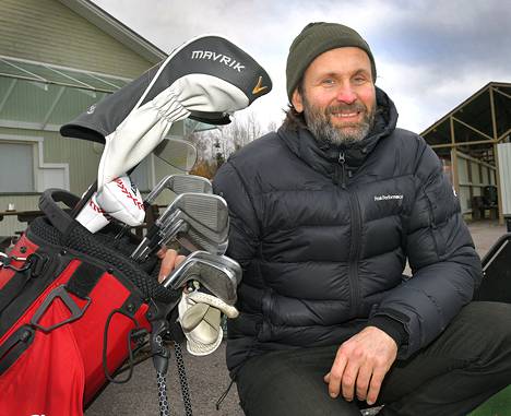 Kimmo Kauko harjoitteli lokakuussa Rauma Golfin rangella Suomen hyisissä olosuhteissa. Tasoituksellisen golfin MM-kilpailuissa Kauko pääsi golfaamaan lämpimämmissä olosuhteissa Thaimaan Phuketissa. Kuva: Juha Sinisalo
