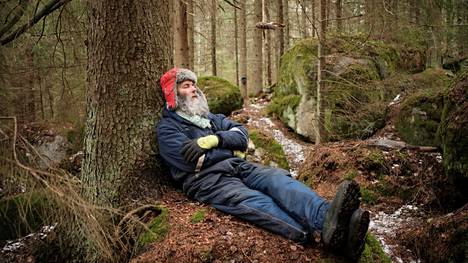 Ilveskuiskaaja-elokuva kertoo Hannu Rantalan yhteydestä ilveksiin ja muihin metsän kanssakulkijoihin.
