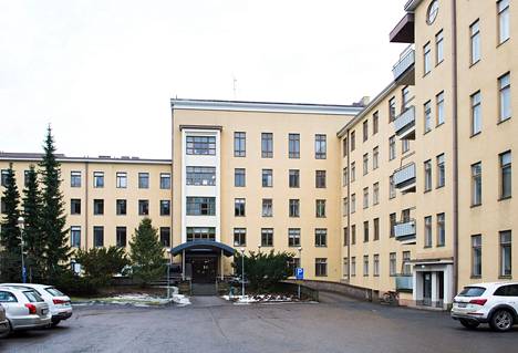 Kangasalan Pikonlinnan vanhaan sairaalarakennukseen valmistui vuokra-asuntoja vuonna 2016. Pikonlinnassa toimii hyvinvointialan yrityksiä ja luonnonkauniiseen ympäristöön on rakennettu myös paljon uusia asuintaloja.
