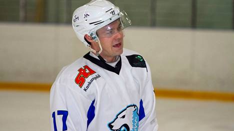 Saku Mäki tehoili 1+1 Pingviinejä vastaan.