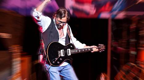 Kitaristi Al Di Meola esiintyy Pori Jazzeilla kokoonpanonsa Al Di Meola The Electric Years kanssa.