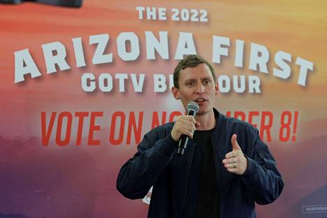 Republikaaniehdokas Blake Masters ei heti tunnustanut häviötään senaatin vaalissa Arizonassa.