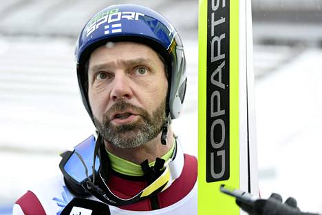 Janne Ahonen voitti SM-pronssia Lahden suurmäen kilpailussa.