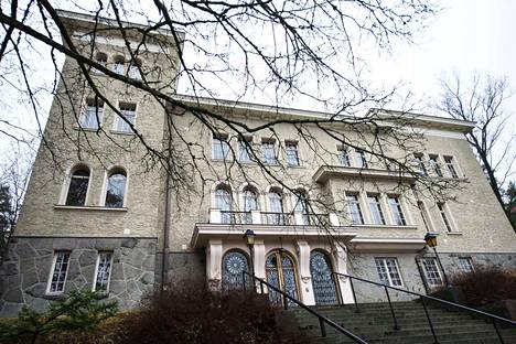 Tampereen kaupunki aikoo myydä noin 800-neliöisen huvilan opetuskäyttöön. Ensimmäiset opiskelijat siirtyvät Haapasen huvilana tunnettuun rakennukseen syksyllä 2021.