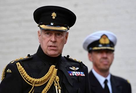Buckinghamin palatsin ilmoituksen mukaan Andrew ei enää sitoudu mihinkään julkisiin velvollisuuksiin ja puolustaa tätä tapausta yksityisenä kansalaisena. Kuvassa prinssi Andrew 7. syyskuuta 2019. 