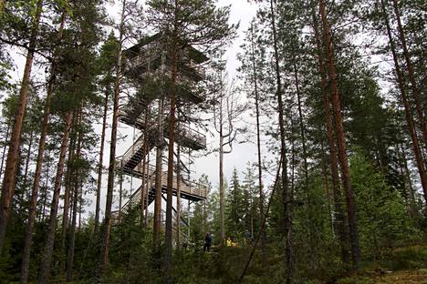 Pohjaslahden kylään Mänttä-Vilppulaan Puhuri ry:n rakentama Palellusvuoren näkötorni on vuoden 2022 kyläteko. Näkötorni avautui yleisölle 30. huhtikuuta.