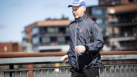 Pauli Kiukas, 76, on osallistunut historian kaikkiin 49:ään Pyynikki-juoksuun.