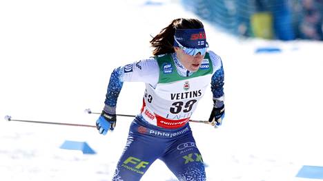 Krista Pärmäkoski hiihti Falunissa vahvan ankkuriosuuden. Kuva Salpausselän kisoista.