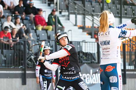 Manse PP:n tähtipelaaja Siri Eskola teki naisten Superpesiksen yhden kauden lyötyjen ennätyksen.