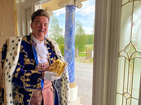 Royalisti Markku Ellala on kuollut 69-vuotiaana.