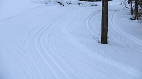Viime päivien lumisade on helpottanut luonnonlumilatujen ajamista.