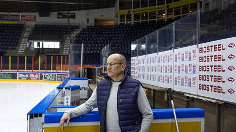 Koovee Hockeyn pääomistaja ja puheenjohtaja Janne Virtanen ei sulattanut tapaa, jolla joukkue menetti Mestis-lisenssin.