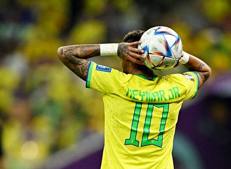 Brasilian tähtipelaaja Neymar kuvattuna torstain Serbia-ottelussa.