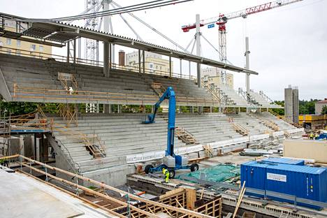 Tammelan stadion valmistuu marraskuussa 2023. Samaan aikaan, kun stadion valmistuu, stadionin yhteyteen avautuu myös uusi ruokakauppa. Aamulehti kuvasi Tammelan stadionin rakennustyömaata lokakuussa 2022. 