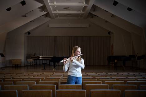 Klaara Kuitunen on soittanut huilua kuusivuotiaasta. Palmgren-konservatorion oppilas on menestynyt huilukilpailuissa.