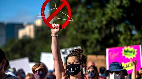 Mielenosoittajat vaativat oikeutta aborttiin Texasin Austinissa 2. lokakuuta.