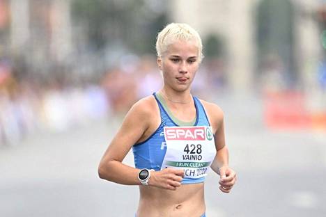 Alisa Vainio paransi maratonin Suomen ennätystä Sevillassa. Kuva viime kesän EM-kisoista.