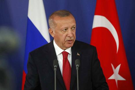 Turkin presidentti Recep Tayyip Erdoğan pelotteli torstaina Eurooppaa siirtolaisaallolla, ellei EU tue Turkkia Syyrian jälleenrakennushankkeessa. Presidentti kuvattiin elokuussa Venäjällä.
