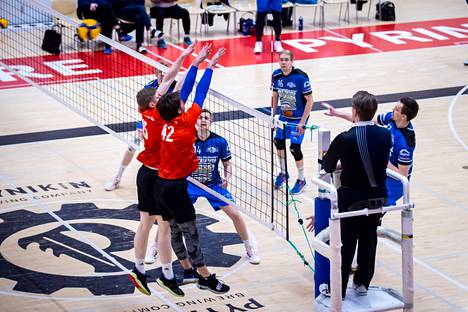 Lempo-Volley ja Rantaperkiön Isku kohtaavat runkosarjassa kahdesti. Kuva on Pyynikiltä viime maaliskuun ottelusta.