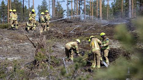 Suomalaiset pelastajat valmistautuivat kansainvälisiin sammutuskohteisiin tällä viikolla Jämijärvellä.