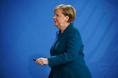 Saksan liittokansleri Angela Merkel joutuu karanteeniin tartuntaepäilyn vuoksi.