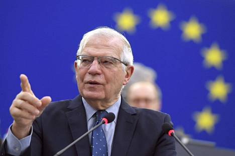 Euroopan unionin ulkosuhteita johtava Josep Borrell Euroopan parlamentin kokouksessa 8. maaliskuuta.