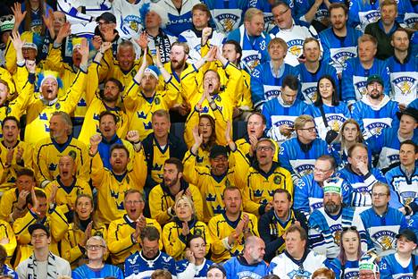 Katsojat saivat rahoilleen vastinetta Tampereella keskiviikkoiltana, sillä Suomen ja Ruotsin peli ratkesi vasta voittomaalilaukauskilpailussa.