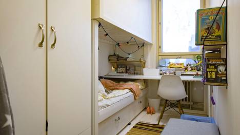 Elisa Jokelin päätyi erikoiseen remonttiratkaisuun uudessa kodissaan. Tässä jutussa hän kertoo, miten poikkeuksellisella seinäratkaisulla asuntoon sai yhden huoneen lisää.