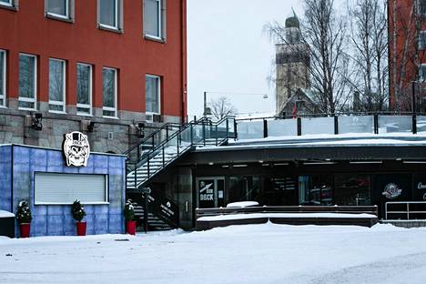 Jack The Rooster lopettaa toimintansa nykyisellä paikallaan vuokrasopimuksen päätyttyä paraatipaikalla kosken kupeessa Tampereella. Tiloissa toimintansa aloittaa uusi ravintola, jonka taustalla vaikuttavat ravintola Kaijakan SKA Ravintolat oy. 