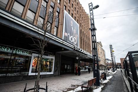 ”Tampereen tavaratalon kävijämäärät ovat vahvassa kasvussa”, kertoo Stockmannin Tampereen tavaratalon johtaja Päivi Itkonen-Melartin. 