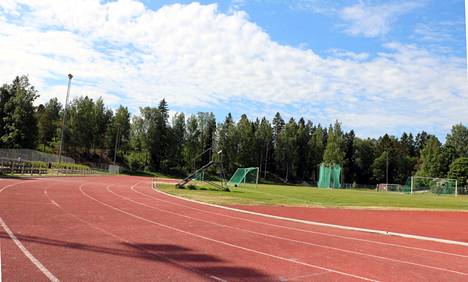Nykyinen kuusiratainen Liinalammen urheilukenttä ei kuntonsa puolesta sovellu kilpailuiden järjestämiseen.