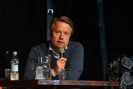 Matti Apunen osallistui EVAn johtajana paneelikeskusteluun johtamisesta työväen musiikkitapahtumassa Valkeakoskella kesällä 2015.
