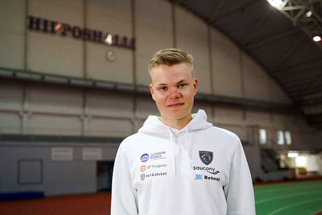 Eemil Helander tavoittelee sunnuntaina ensimmäistä maastojuoksun Suomen mestaruuttaan yleisessä sarjassa. Helander kuvattiin viime viikolla Jyväskylässä.