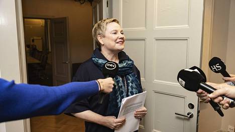 Valtakunnansovittelija Anu Sajavaara kertoi hoitajien työkiistassa syntyneestä sovusta valtakunnansovittelijan toimistolla Helsingissä 3. lokakuuta 2022. 