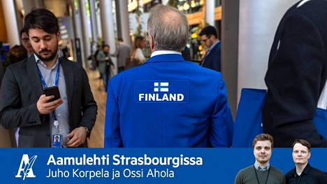 Teuvo Hakkarainen kertoo Aamulehdelle pukeutuvansa täysistunnoissa nykyään takkiin, jota koristavat sekä edestä että takaa Suomen liput. Hän sai takin sen jälkeen, kun parlamentin puheenjohtaja kielsi täysistuntosalien pöydiltä lippujen käytön.