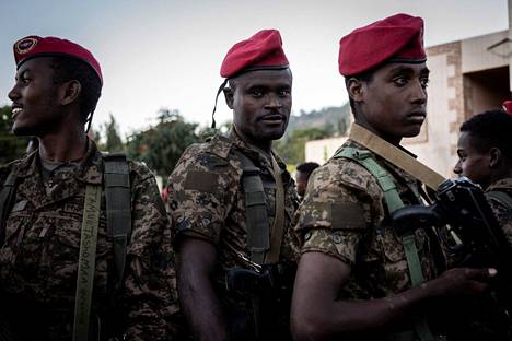 Etiopian hallinnon joukkoja kuvattiin Kombolchassa Etiopiassa 10. joulukuuta. Hallitus kertoi perjantaina, ettei se aio enää edetä pidemmälle Tigrayn alueelle.
