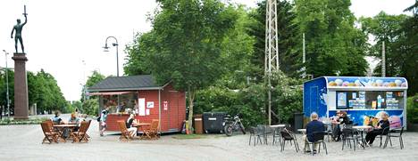 Hämeenpuiston kioskeja kesäkuussa 2011.
