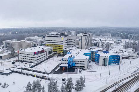 Tampereen yliopistollinen sairaala kertoi keskiviikkona yli 590 uudesta koronavirustartunnasta Pirkanmaalla.