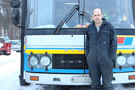 Miro Kantonen hankki alkuviikosta linja-auton ja lähtee loppuviikon aikana muutaman ystävänsä kanssa viemään apua Ukrainan rajalle.