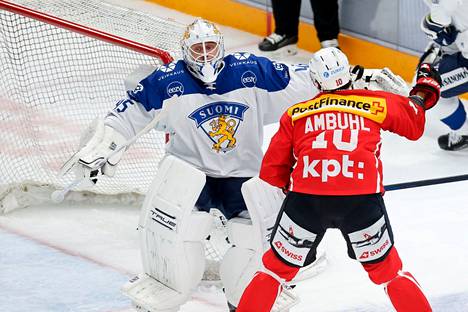 Jussi Olkinuora oli Suomen maalilla viime torstaina, kun Leijonat kohtasi Nokia-areenan debyyttiottelussaan Sveitsin.