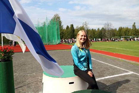 Kaipolan Vireen Sini Sanaslahti ylitti lauantaina naisten pituuden kuuden metrin karsintarajan ensimmäisellä hypyllään. Sunnuntaina pisin hyppy kantoi 5,73. 
